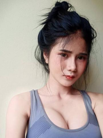 Зоя Аппетитная Брюнетка